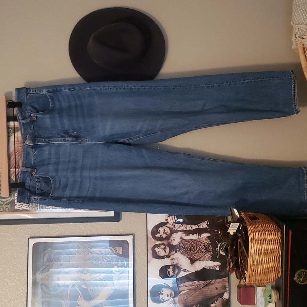 American Eagle Mom straight jean.